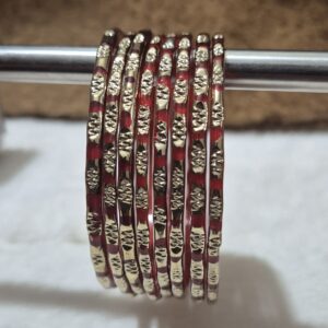 लाल कलर मे पक्की चुडी