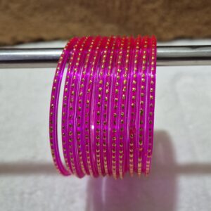 रानी कलर मे काँच की 12 चुडी