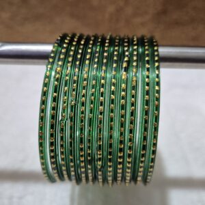 हरा कलर मे काँच की 12 चुडी