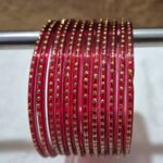 लाल कलर मे काँच की 12 चुडी