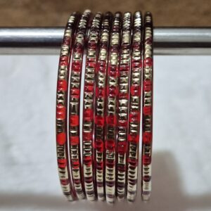 लाल कलर मे पक्की चुडी