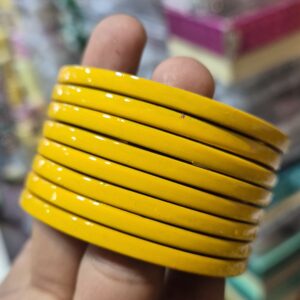 पिले कलर में 8 चुडी N3