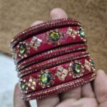 लाल कलर में कडा-चुडी