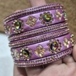 परपल कलर में कडा-चुडी