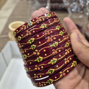 बूर डालू चूड़ा डार्क रानी रंग में C8