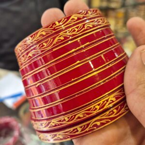 बूर डालू चूड़ा लाल रंग में B7