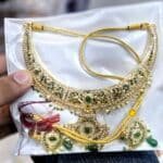 Green colour Nekless ke saath earrings D2
